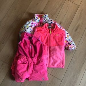 Size 5 Girls Spyder ski outfit- pants, coat and fleece